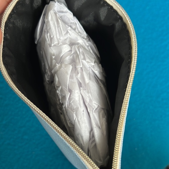 Bt21 Koya small cosmetic bag - Picture 4 of 4